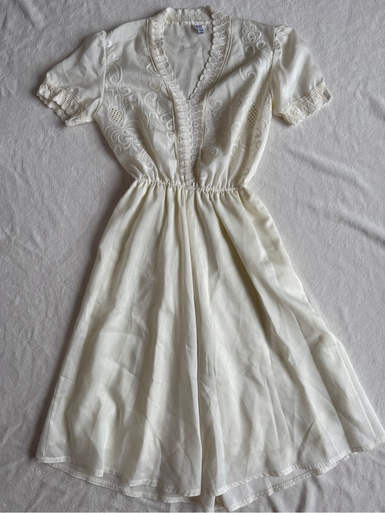 Dresses & Skirts - Women’s Vintage Embroidered Short-Sleeve Dress